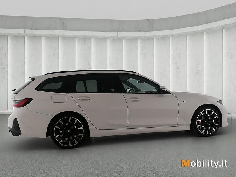 Usata BMW 320e M Sport 190 CV (139 kW) 2024 Bianco Station wagon
