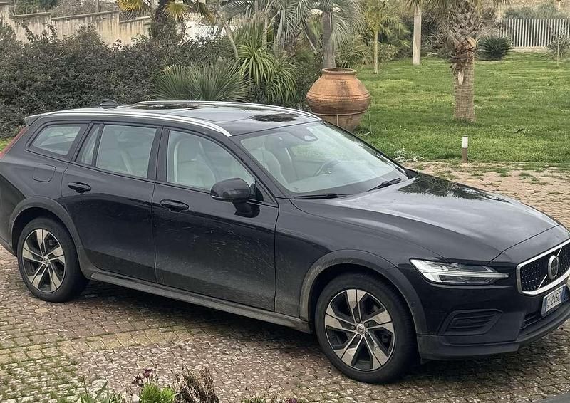 Usata Volvo V60 CC Plus 197 CV (144 kW) 2022 Station wagon