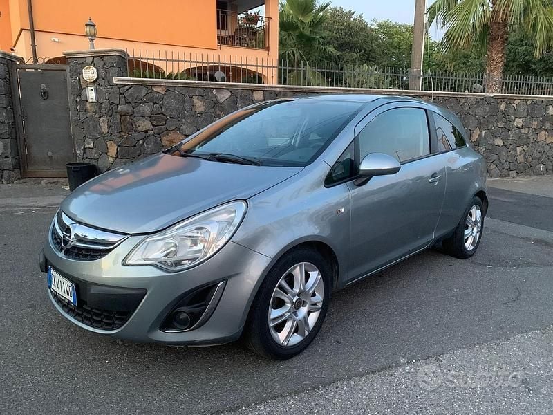 Usata Opel Corsa 80 CV (58 kW) 2012 Utilitaria