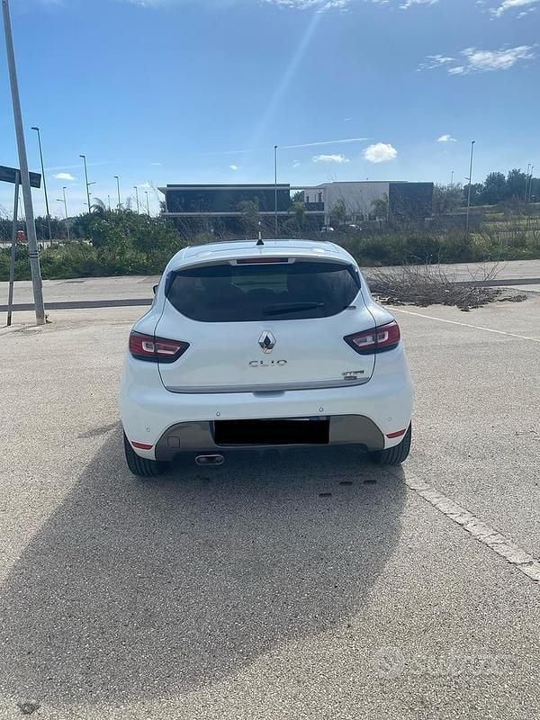 Begagnad Renault Clio IV GT-Line 110 HK (80 kW) 2017 Vit Sedan