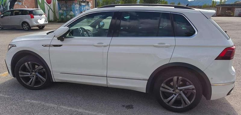 Usata VW Tiguan R-line 150 CV (110 kW) 2023 Bianco SUV