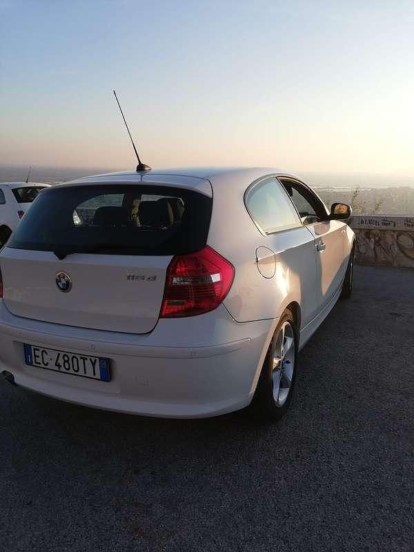 Usata BMW 118 143 CV (105 kW) 2010 Utilitaria