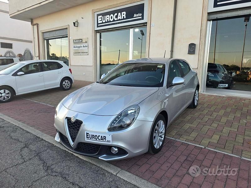Usata Alfa Romeo Giulietta Distinctive 120 CV (88 kW) 2016 Grigio Utilitaria