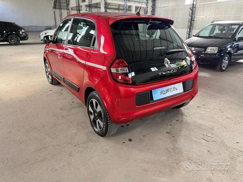 Usata Renault Twingo SE 69 CV (50 kW) 2019 Rosso Utilitaria