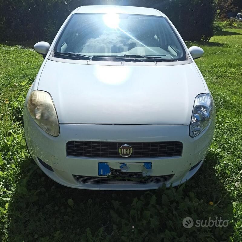 Usata 2009 Fiat Punto Due volumi | 4400 € (Molto cara) - Immagine 1/2
