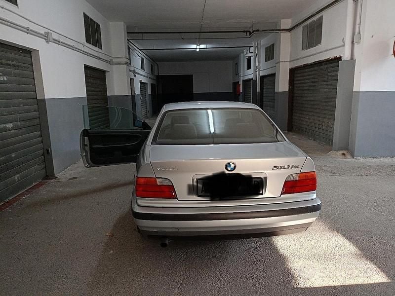 Usata BMW 318 140 CV (102 kW) 1996 Grigio Coupé