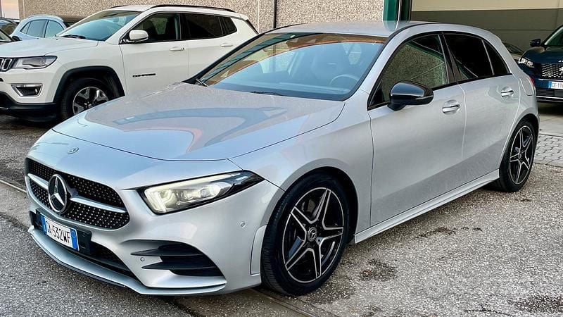 Begagnad Mercedes A250 Premium 224 HK (164 kW) 2020 Grå Sedan