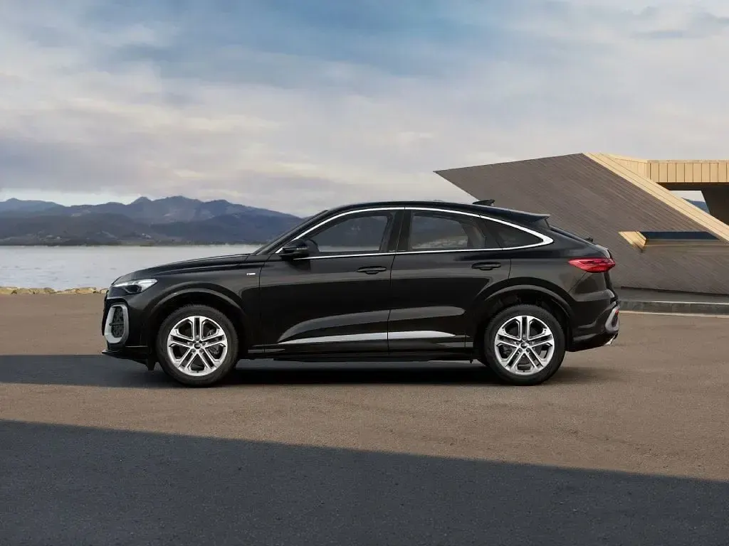 Nuova Audi Q5 Sportback S-Line 204 CV (150 kW) 2026 Nero mito metallizzato SUV