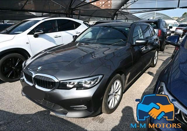 Grigio scuro Usata 2019 BMW 320 Advantage Station wagon | 16.400 € (Molto cara) - Immagine 1/4