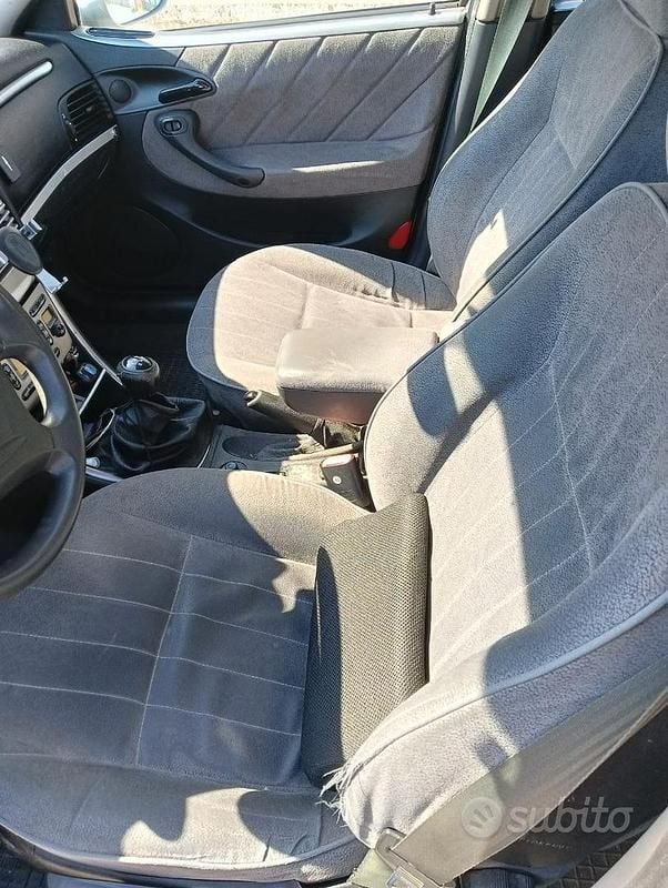 Usata Lancia Lybra 116 CV (85 kW) 2005 Grigio Station wagon