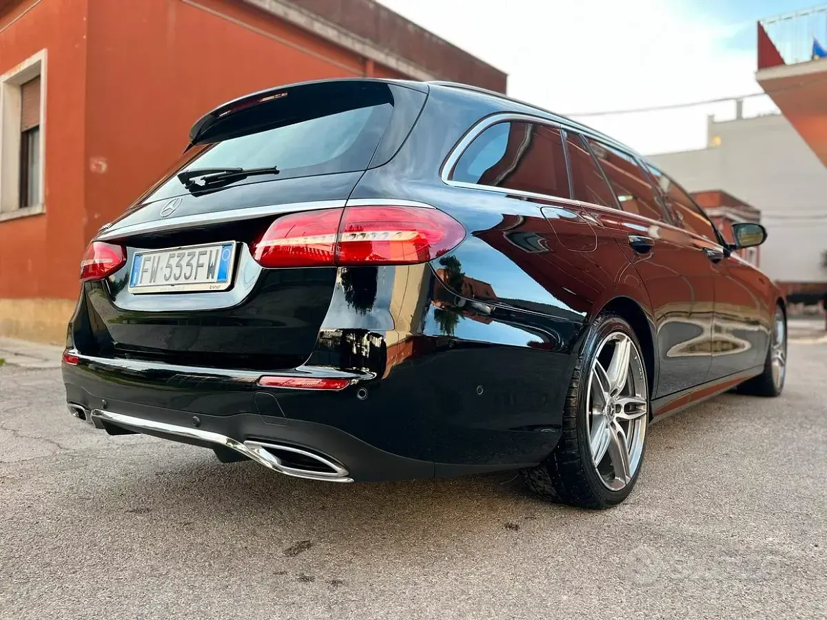 Usata Mercedes E220 194 CV (142 kW) 2019 Nero Station wagon