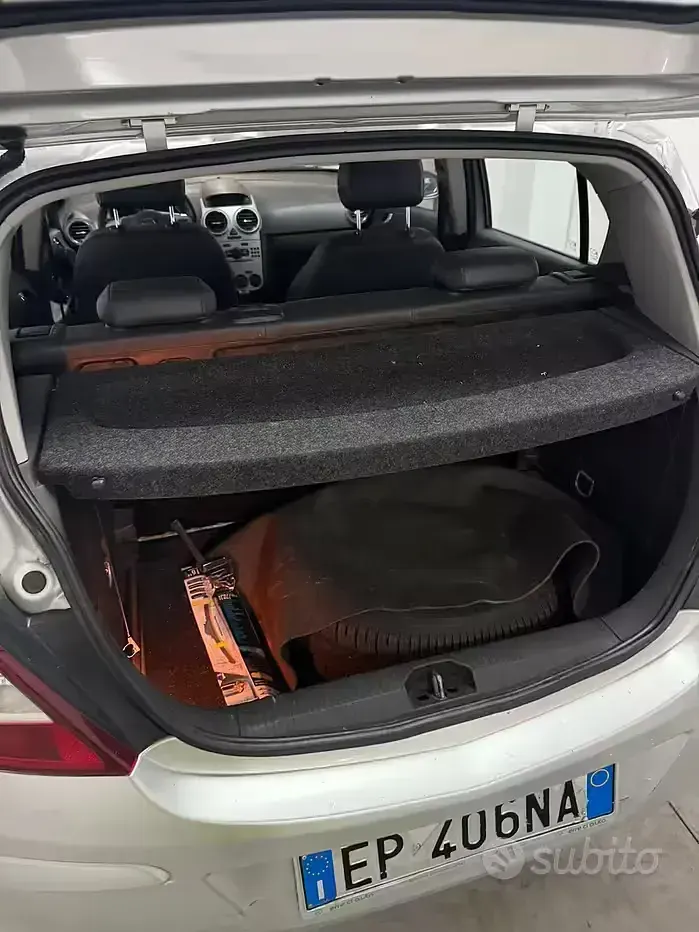 Usata Opel Corsa 85 CV (62 kW) 2012 Grigio Utilitaria