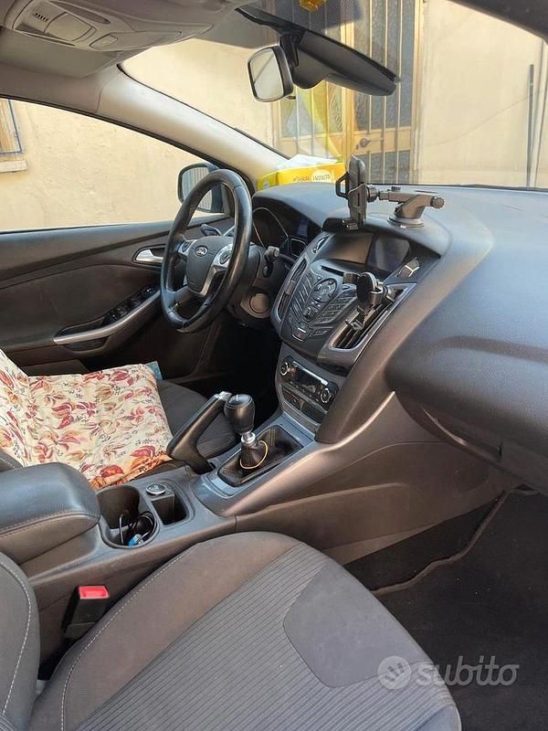 Usata Ford Focus 115 CV (84 kW) 2014 Nero Station wagon
