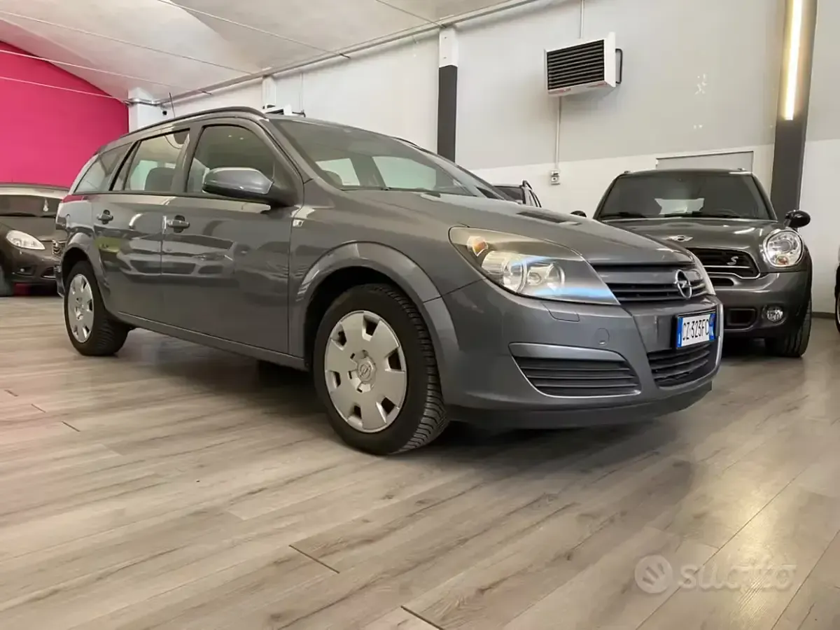 Usata Opel Astra Enjoy 90 CV (66 kW) 2005 Grigio Station wagon