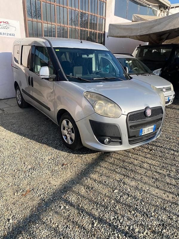 Grigio Usata 2012 Fiat Doblò Monovolume | 4250 € (Buon prezzo) - Immagine 1/4