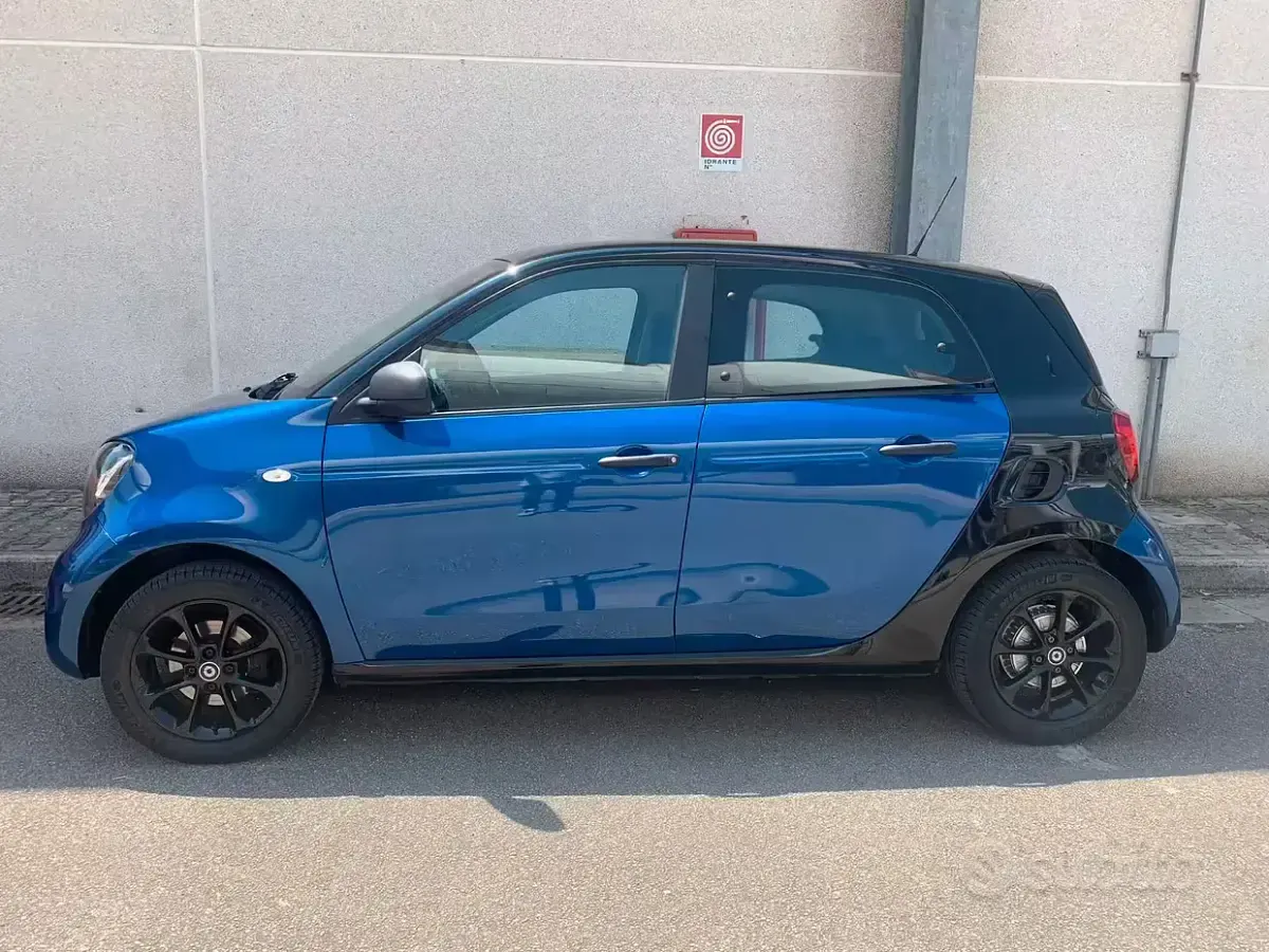Usata Smart ForFour 61 CV (44 kW) 2016 Blu Utilitaria