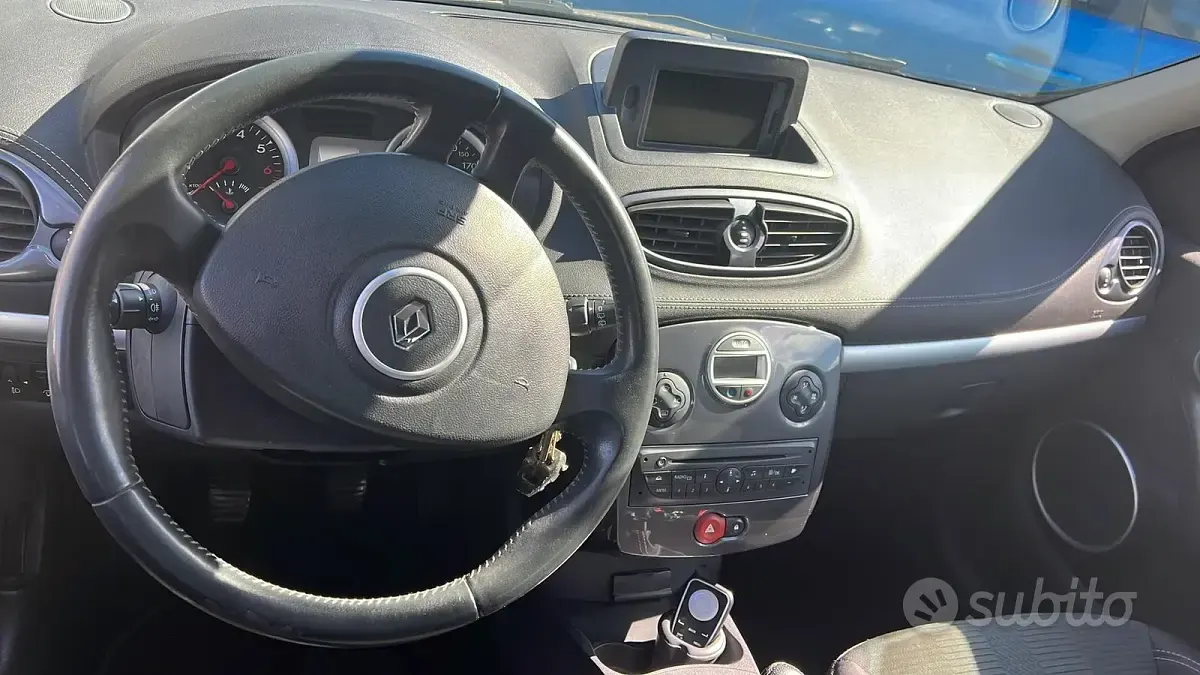 Usata Renault Clio 75 CV (55 kW) 2011