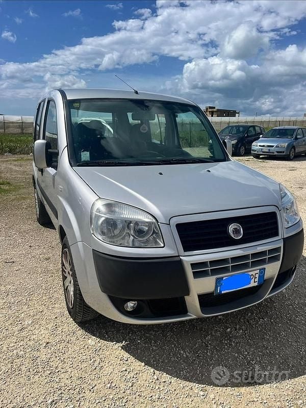 Usata Fiat Doblò Dynamic 105 CV (77 kW) 2009 Grigio Monovolume