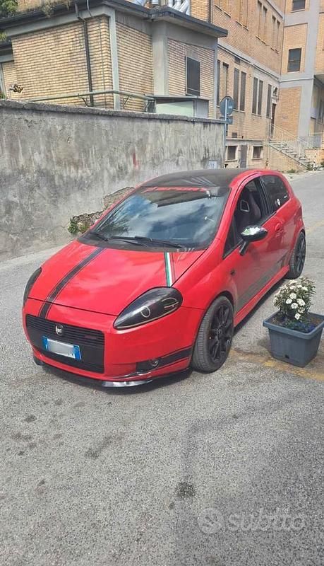 Usata Fiat Grande Punto Sport 90 CV (66 kW) 2008 Rosso Utilitaria