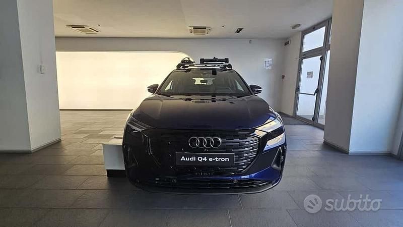 Blu Nuova 2025 Audi Q4 e-tron S-Line SUV | 57.000 € (Ottimo prezzo) - Immagine 1/4