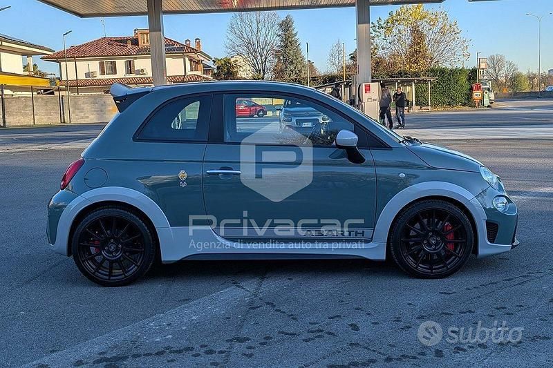Usata Abarth 695 180 CV (132 kW) 2021 Verde Utilitaria