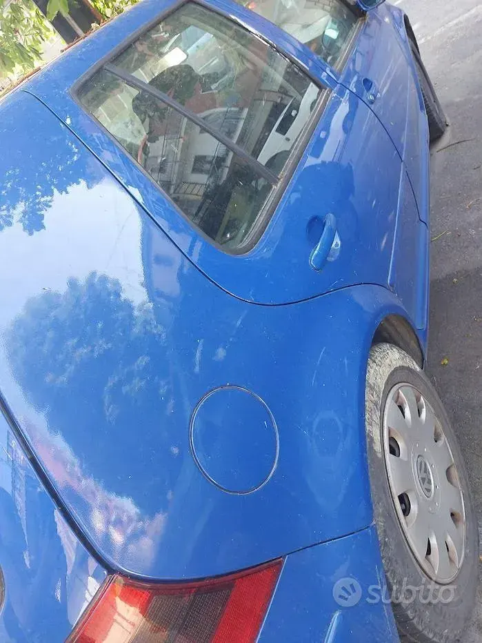Usata VW Golf IV Highline 116 CV (85 kW) 2001 Blu Berlina