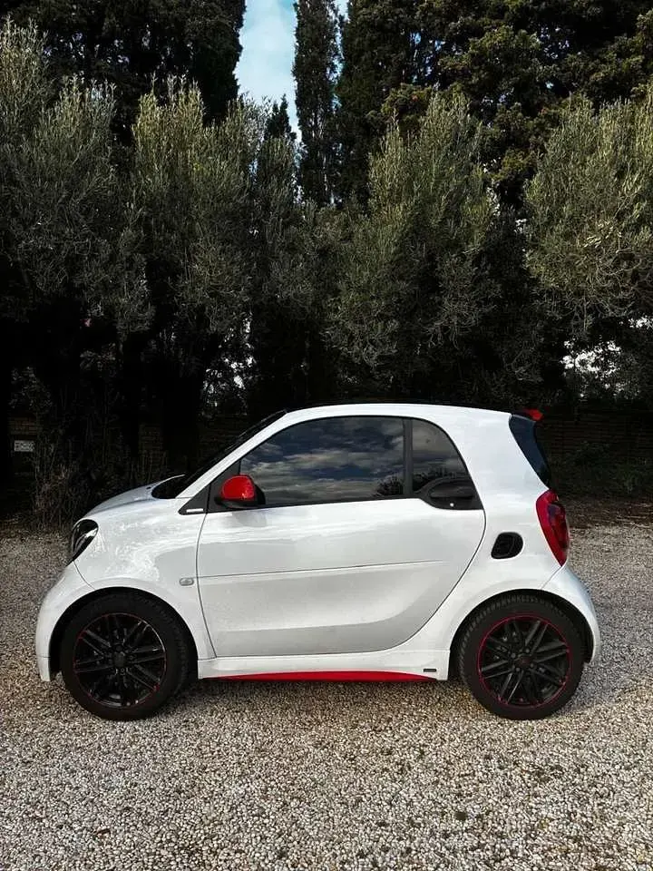 Usata Smart ForTwo Coupé Brabus 92 CV (67 kW) 2018 Bianco Coupé