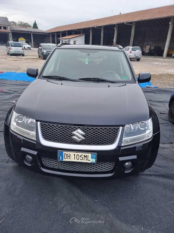 Second-hand Suzuki Grand Vitara 129 CP (94 kW) 2007 Negru SUV