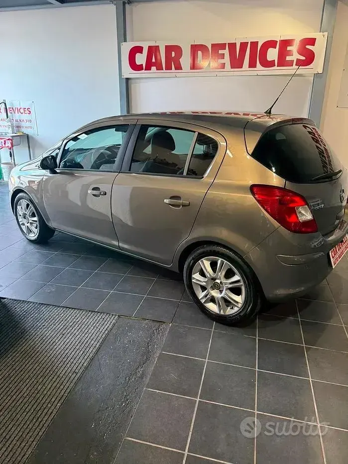 Usata Opel Corsa 86 CV (63 kW) 2012 Grigio Utilitaria