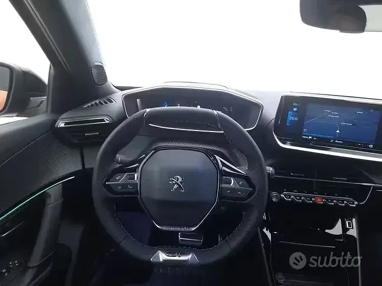 Usata Peugeot e-2008 GT 56 kW (77 CV) 2023 Arancione SUV