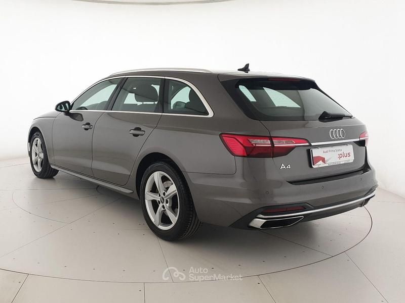 Usata Audi A4 Advanced 136 CV (100 kW) 2021 Grigio terra metallizzato Station wagon