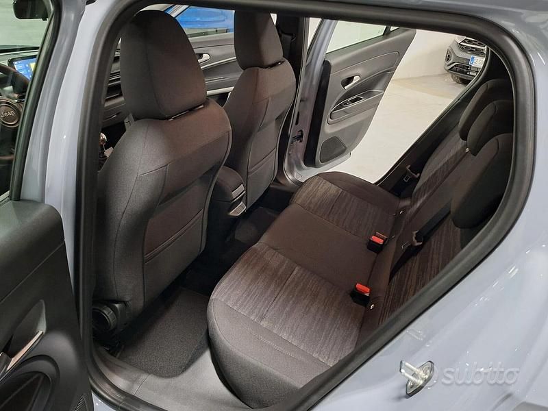 Nuova Jeep Avenger Longitude 101 CV (74 kW) 2025 Grigio SUV