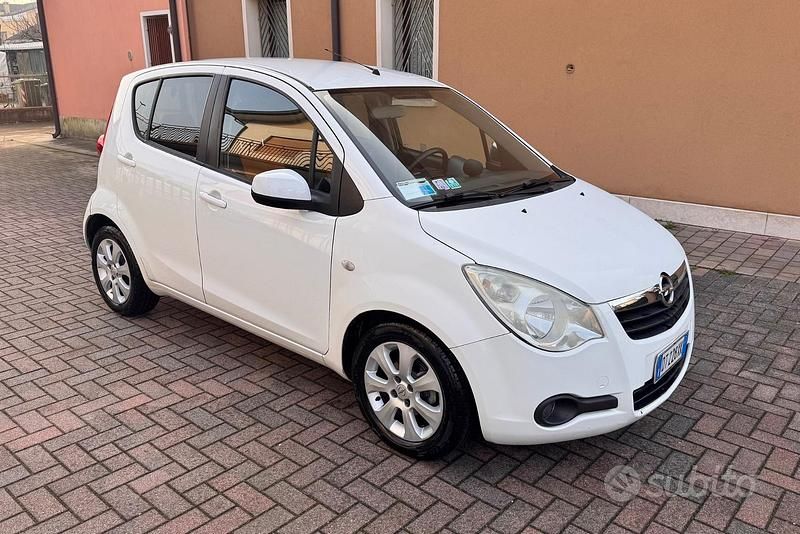 Bianco Usata 2009 Opel Agila Monovolume | 2500 € (Buon prezzo) - Immagine 1/4