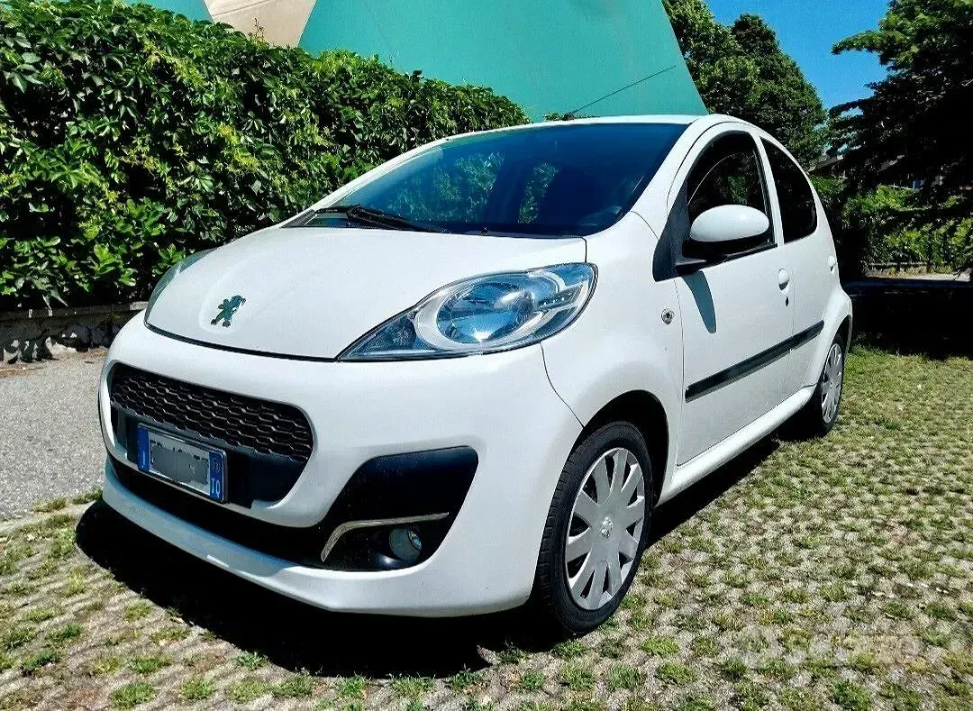 Usata Peugeot 107 Active 68 CV (50 kW) 2013 Utilitaria