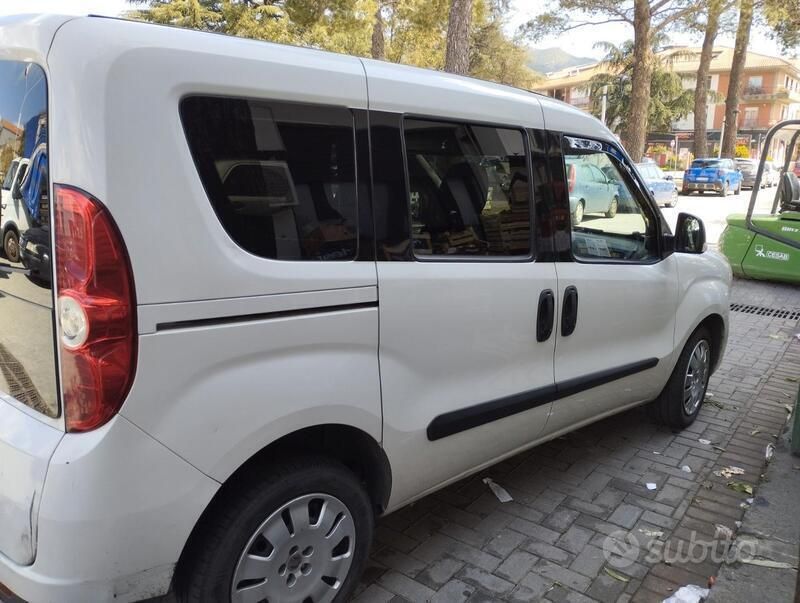 Usata Fiat Doblò 135 CV (99 kW) 2012 Bianco Monovolume