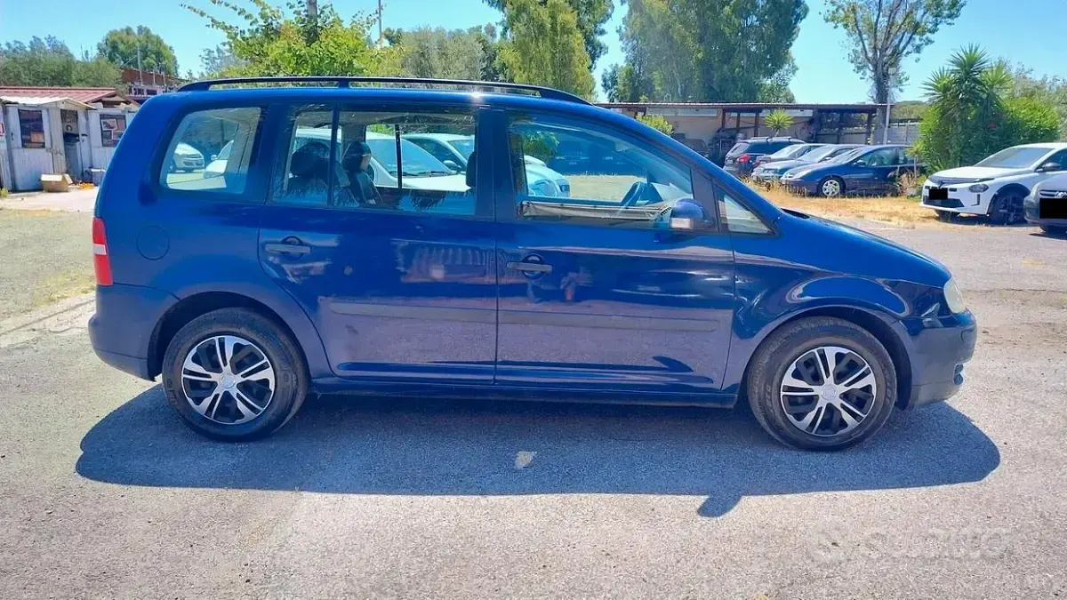Usata VW Touran 101 CV (74 kW) 2004 Bluazzurro Monovolume