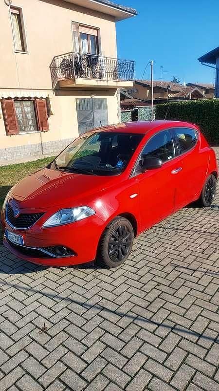 Usata Lancia Ypsilon Silver 95 CV (69 kW) 2016 Utilitaria