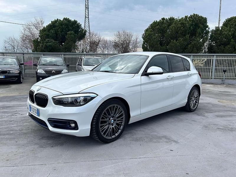 Usata BMW 116 Sport Line 116 CV (85 kW) 2019 Bianco Utilitaria
