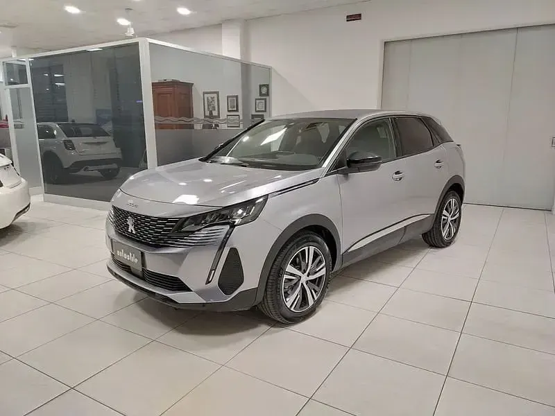 Usata Peugeot 3008 Allure 131 CV (96 kW) 2024 Grigio SUV