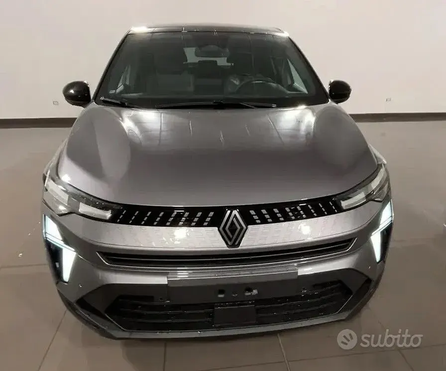 Usata Renault Captur Techno 120 CV (88 kW) 2025 Grigio SUV