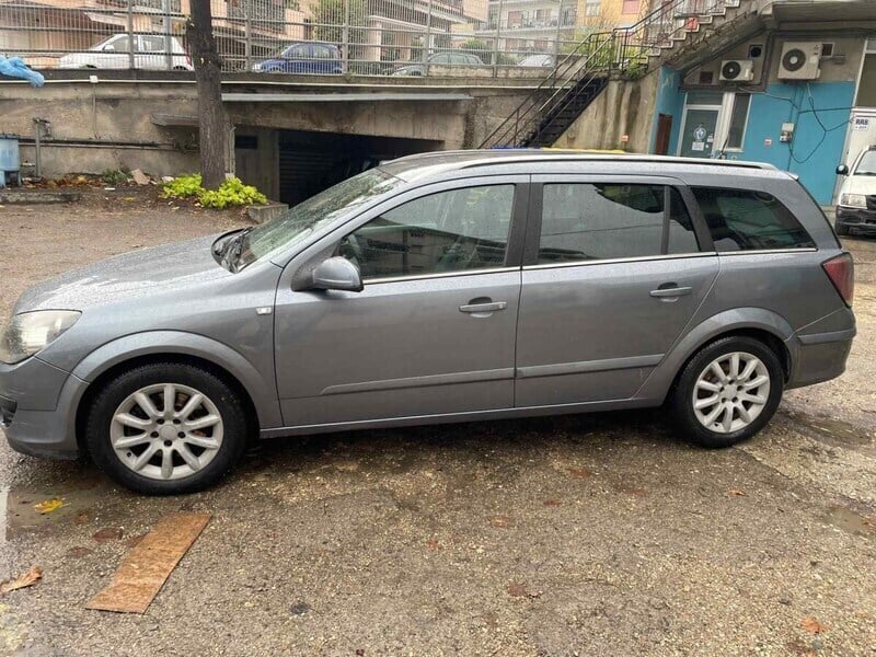 Usato 2006 Opel Astra 1.9 Diesel 120 CV (2.500 €)