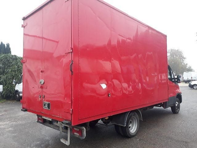 Usata Iveco Daily 130 CV (95 kW) 2016 Rosso pastello Cabrio