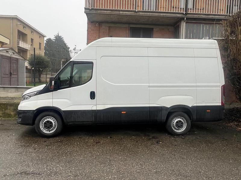 Usata Iveco Daily 135 CV (99 kW) 2020 Bianco