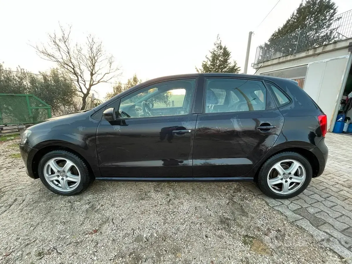 Usata VW Polo Comfortline 75 CV (55 kW) 2014 Nero Utilitaria