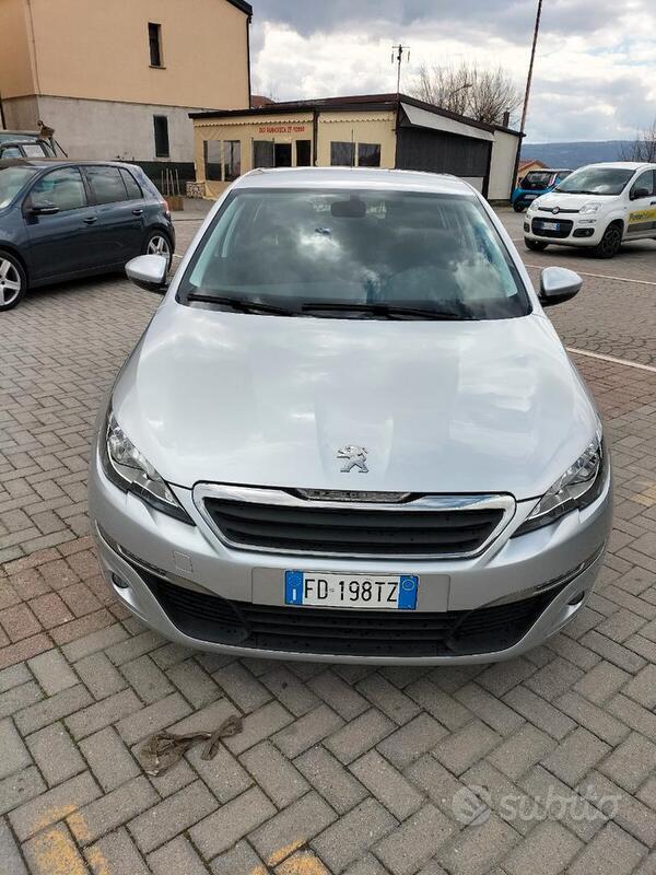 Usato 2016 Peugeot 308 1.6 Diesel 120 CV (11.900 €)