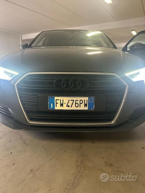 Usata Audi A3 Sport 184 CV (135 kW) 2019 Grigio Utilitaria