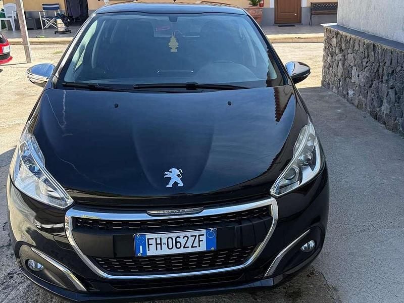 Nero Usata 2017 Peugeot 208 Allure Due volumi | 6750 € (Super prezzo) - Immagine 1/4
