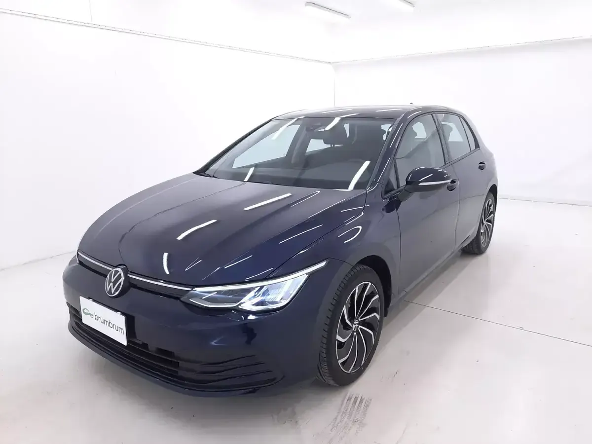 Usata VW Golf VIII Life 110 CV (80 kW) 2023 Blublu Berlina
