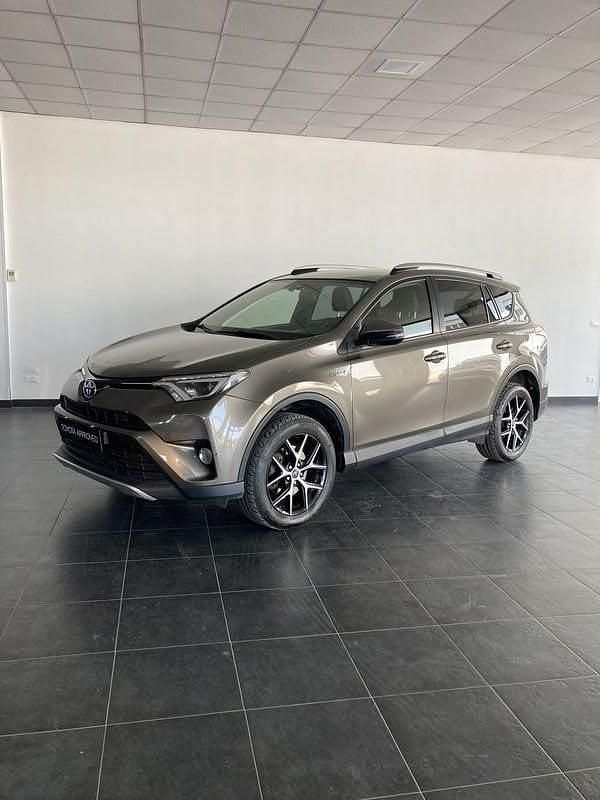 Rosso Usata 2016 Toyota RAV4 Hybrid Style SUV | 18.300 € (Molto cara) - Immagine 1/3