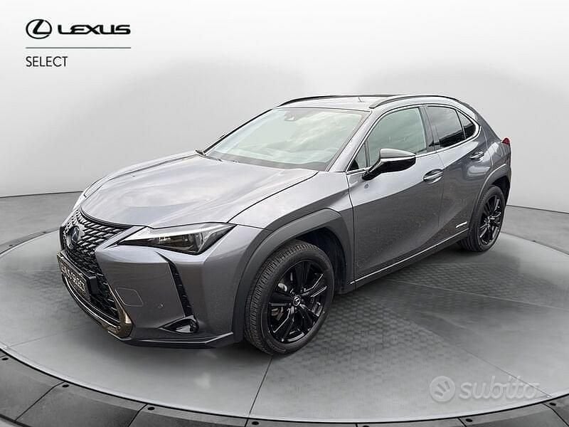 Grigio Usata 2021 Lexus UX SUV | 23.900 € (Buon prezzo) - Immagine 1/4